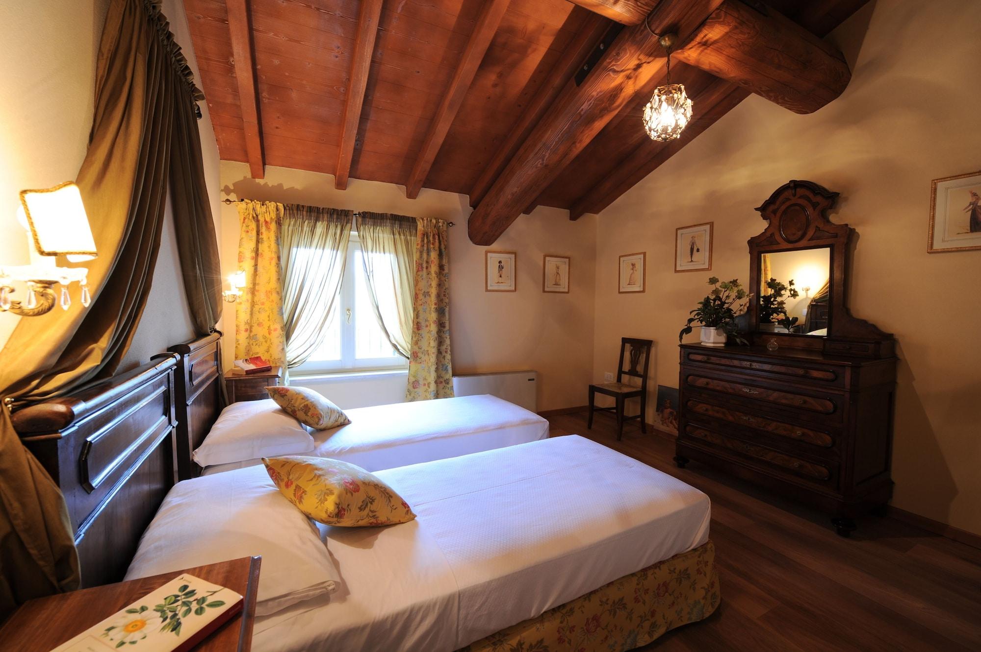 Relais Corte Paradiso Peschiera del Garda Luaran gambar