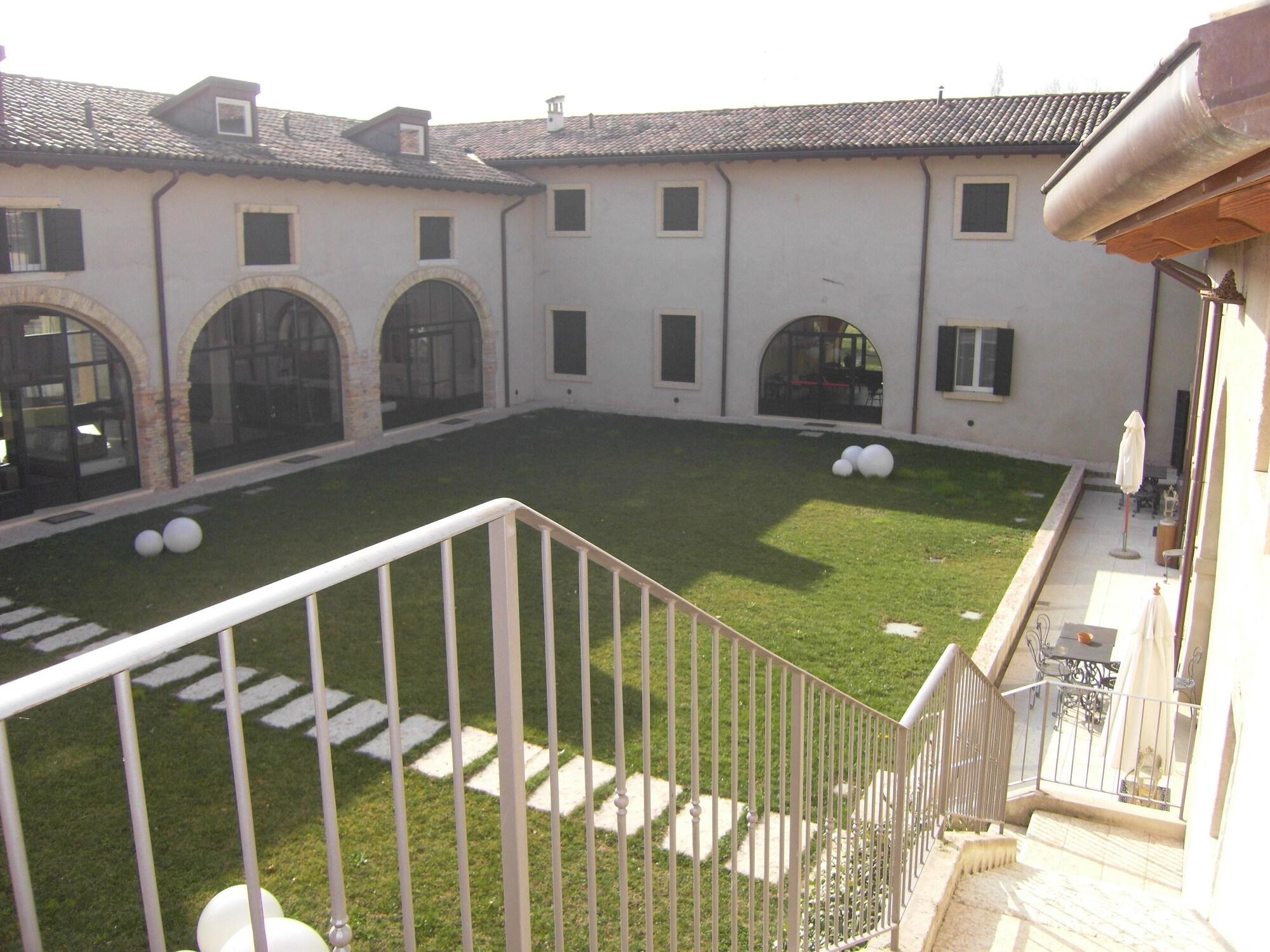 Relais Corte Paradiso Peschiera del Garda Luaran gambar