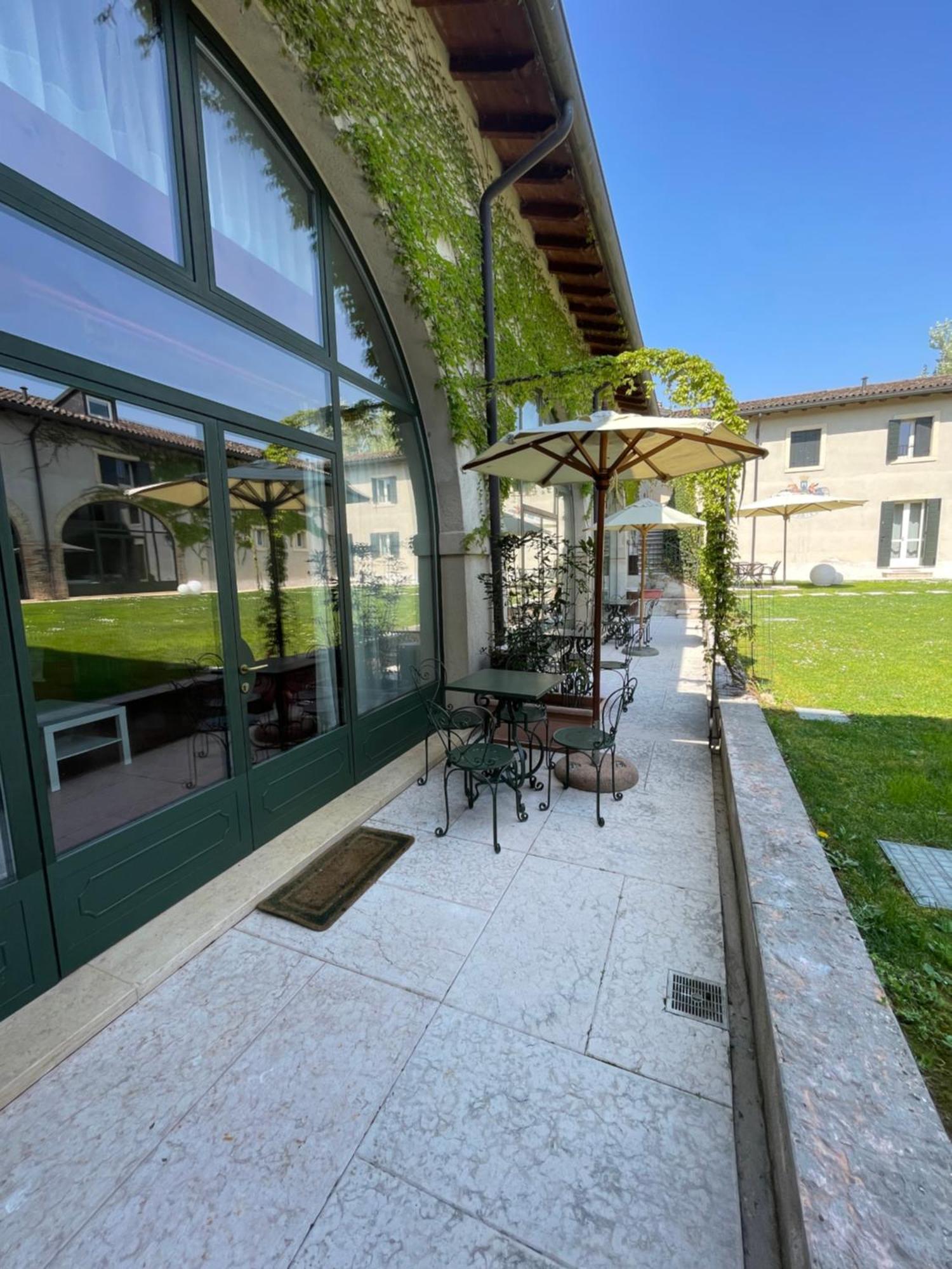 Relais Corte Paradiso Peschiera del Garda Luaran gambar